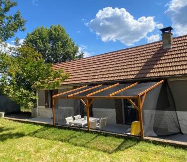 Pays-de-Belves House | Au lilas rose Maison entre campagne et village