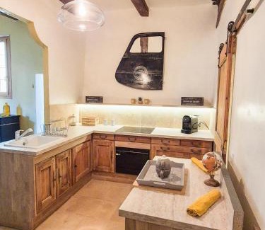 L'Isle-sur-la-Sorgue Apartment | Au Lys rose