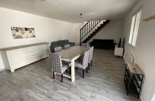 Cornillon-Confoux Apartment | Au petit Olivier, Appartement avec jardin et piscine