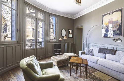 Reims City Centre Apartment | Au pied de la Cathédrale #vuemagique
