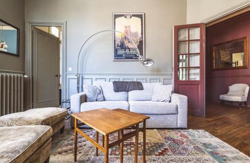 Reims City Centre Apartment | Au pied de la Cathédrale #vuemagique