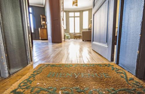 Reims City Centre Apartment | Au pied de la Cathédrale #vuemagique