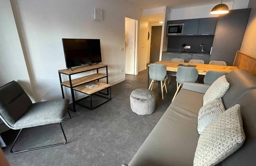 Auris Condo | Au pied des Pistes! Apt Lumineux + Accès Piscine