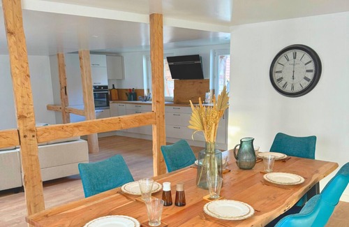 Steinbrunn-le-Bas Apartment | Au Soleil: Large, warm apartment