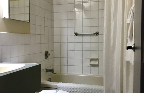 La Pocatiere Hotel | Auberge Cap Martin