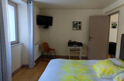 Saint-Projet-de-Salers Bed & Breakfast | Auberge du Pont