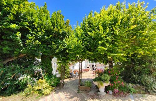 Saint-Georges-de-Didonne Hotel | Auberge Le Chata