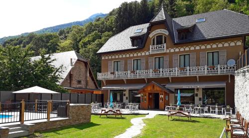 Allemond Hotel | Auberge La Douce Montagne