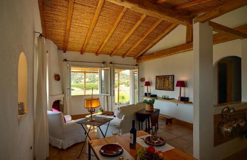 Galtelli Villa | Auberge Santu Martine: cottage with pool (Vinza)