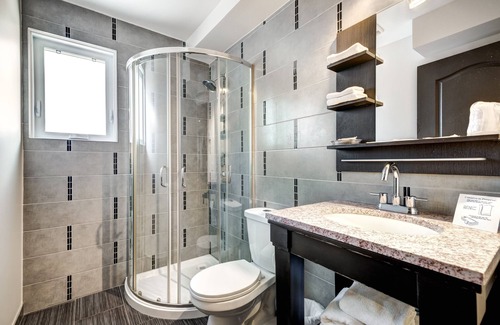 Cote-Des-Neiges—Notre-Dame-De-Grace Hotel | Auberge St. Jacques