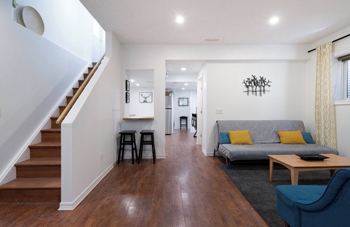 Southeast Calgary House | Auburn suite*Close to Mountains*South Health Hospital*Fish Creek Park*Shopping