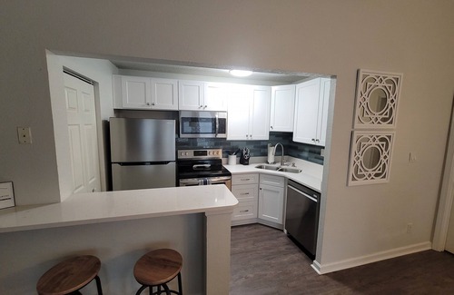 Auburn Condo | Auburn unit located less than 1 mile from university