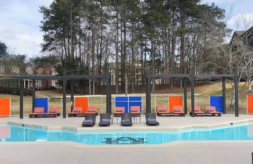 Auburn Condo | Auburn unit located less than 1 mile from university
