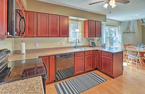Auburn House | Auburn Vacation Rental Home Near Owasco Lake!