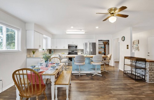 Holiday Harbor House | Aug 22-30 Open, Beachfront Retreat, Pet Friendly Waterfront Home, Sugar-Sand Beach
