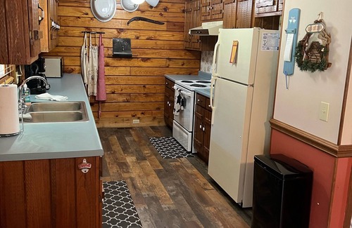 Hiawassee Cabin | Aug last minute discounts, Listen To The River Catch Release Fishing. Dogs Ok
