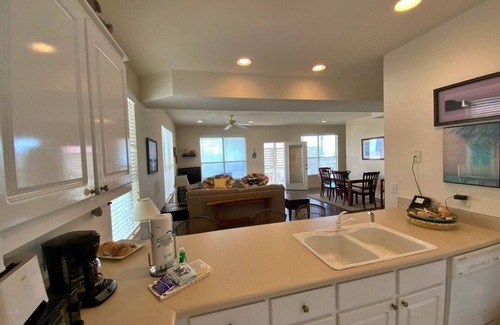 Morgantown House | Aug & Sept Discounted! Beach/Pools/Tennis & Pickleball