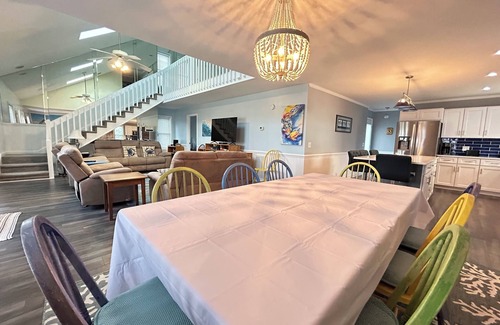 Ocean Isle Beach Cottage | August 4 night Min avail! Gorgeous 4 bedroom Home new decking and outdoor space