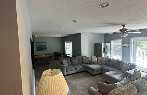 Tazewell House | AUGUST DATES AVAILABLE
