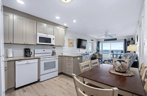 North Myrtle Beach Condo | August/September Discounts! Steps from the Sand!Oceanfront condo in Cherry Grove