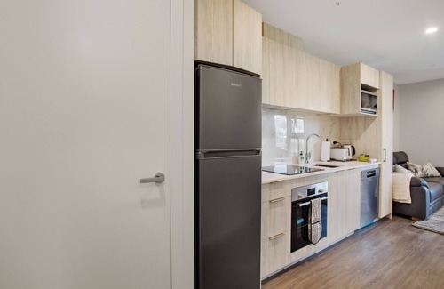 Parnell Apartment | Augustus Harmony Apartment with Parking