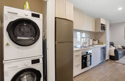 Parnell Apartment | Augustus Harmony Apartment with Parking