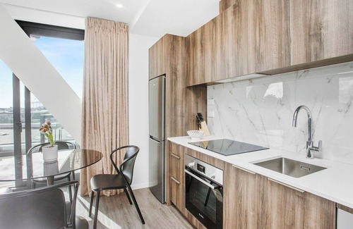 Parnell Apartment | Augustus Haven Apartment with Parking and Air-Con