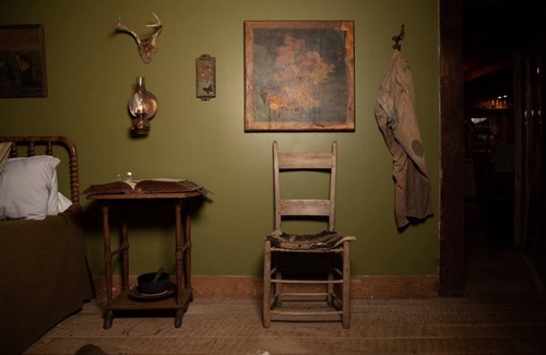 Otto Cabin | Aunt Aries Historical cabin- retreat to the wilderness