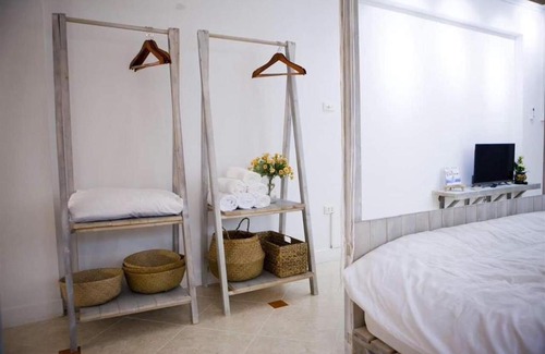 Old Quarter Apartment | Aura Narcissus Whole House V