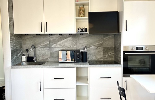 Custom House House | Auracasa Monarch suite