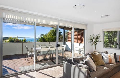 Mollymook Beach House | Aurora