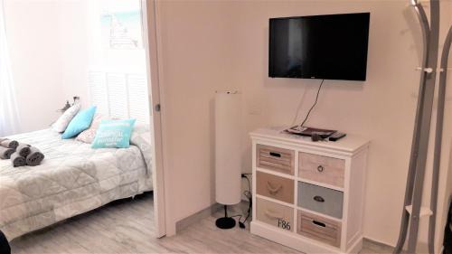 San Terenzo Apartment | Aurora: Beach-5 Terre-trekking-excursions-relax