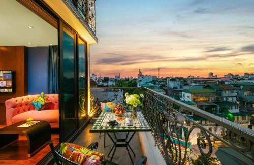 Hang Buom Hotel | Aurora Central Hanoi Hotel
