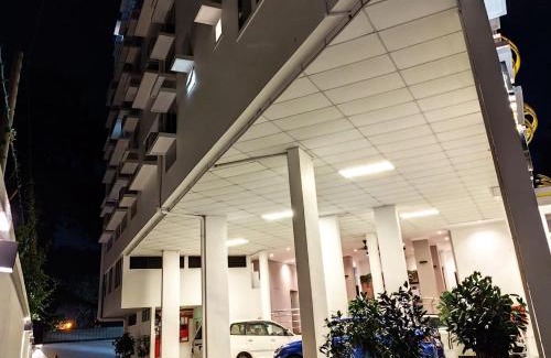 Downtown George Town Apartment | Aurora Court Service Apartment