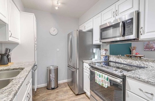 Aurora Condo | Aurora’s New Cozy Corner Condo!