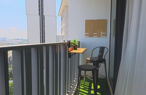 Shah Alam Apartment | Aurora Staycation Shah Alam @I-City - Wi-Fi + Netflix, Gym & Infinity Pool