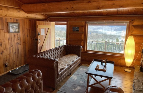 Fairbanks House | Aurora Villa