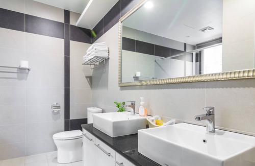 Wujie Bed & Breakfast | AUS Bed and Breakfast