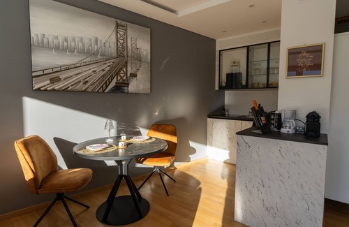 Merano Apartment | Ausblick Kleinjuwel im Herzen Merans mit Parkplatz, Panoramablick und Bike Raum