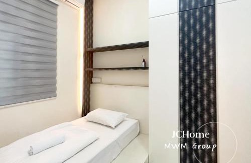 Taman Mount Austin Apartment | Austin Mutiara 7pax KTV BBQ