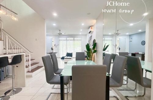 Taman Mount Austin Apartment | Austin Mutiara 7pax KTV BBQ