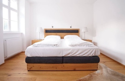 Modling Apartment | Authentic Austrian Flat in the South of Vienna