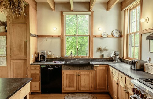 South Londonderry Other | Authentic Award winning Farm house with Hot Tub and Sauna