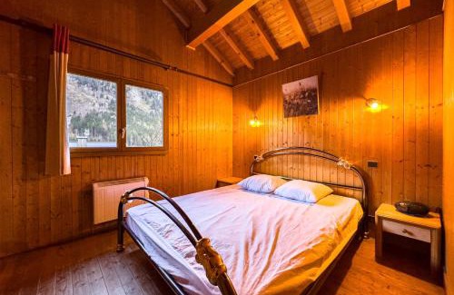 Les Bossons Ski Chalet | Authentic family chalet with garden in Chamonix