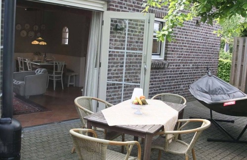 Schafelt House | Authentic Holiday Home in Baarlo with Private Terrace