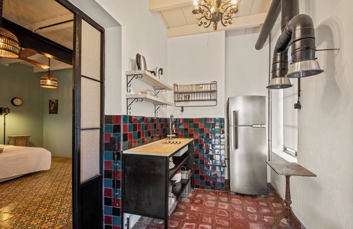 Willemstad Villa | Authentic Private Villa in Downtown Curaçao with Art Garden & Private Pool
