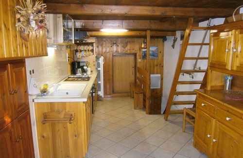 Les Eucherts Ski Chalet | Authentic Savoyard chalet at the foot of the slopes in a French/Italian resort