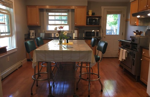 Nantucket Town Apartment | Autumn breeze! Empty beaches, warm waters!