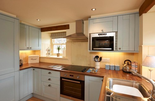 Kendal House | Autumn Cottage