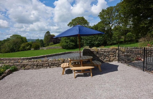 Kendal House | Autumn Cottage